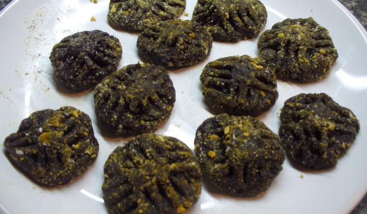 Jak udělat makové placičky se sušenými švestkami | recept