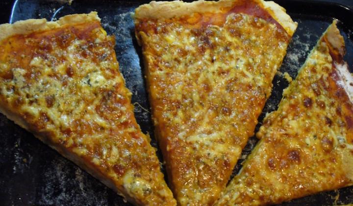 Jak připravit domácí sýrovou pizzu | recept