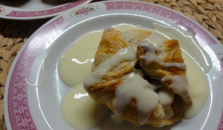 Jak upéct jablka v listovém těstě s vanilkovým krémem | recept