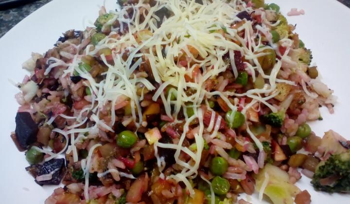 Jak uvařit rizoto s brokolicí, hráškem a pečenou červenou řepou | recept