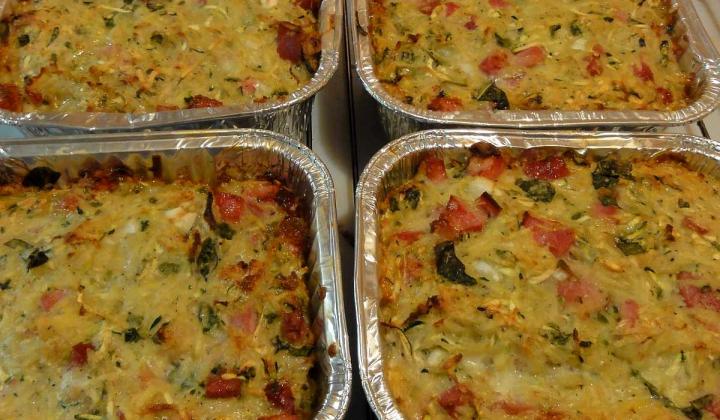 Jak upéct brambory s cuketou a uzeným | recept