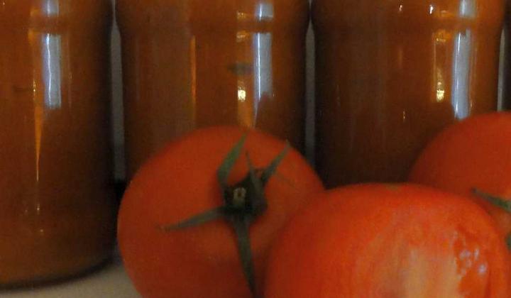 Jak uvařit rajčatovou omáčku na zimu | recept