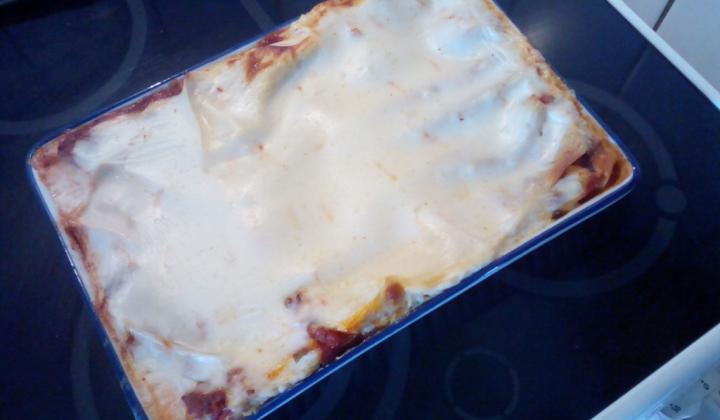Jak uvařit lasagne s krůtím masem a omáčkou z čerstvých rajčat | recept