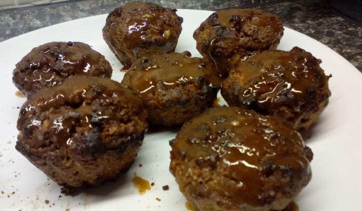 Jak upéct jablečné muffiny s kávovou polevou | recept