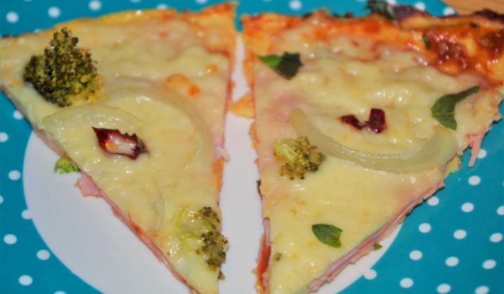 Jak upéct zdravou květákovou pizzu | recept 