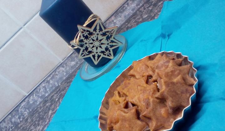 Jak upéct celozrnné hvězdičky z tvarohového těsta s kávovou polevou | recept na vánoční cukroví