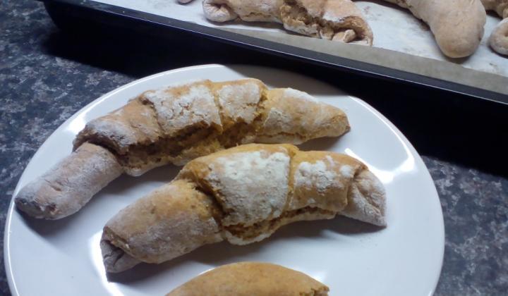 Jak upéct domácí celozrnné rohlíky | recept 