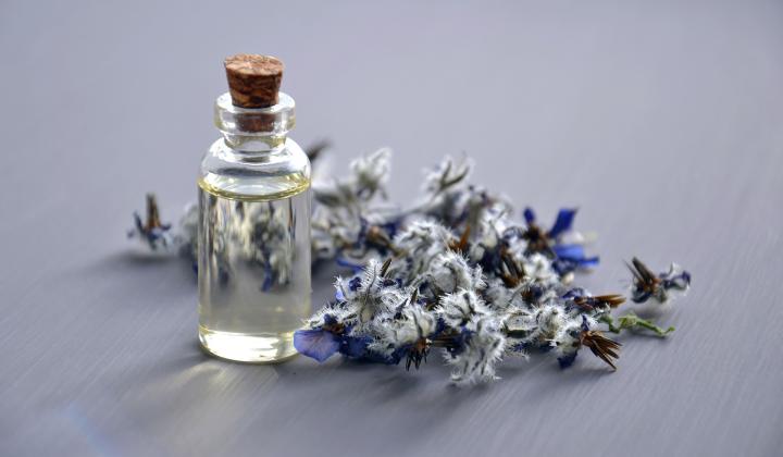 Jak si vyrobit tuhý parfém | návod