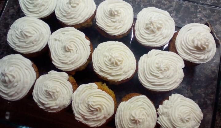 Jak upéct mrkvové cupcakes s tvarohovým krémem | recept
