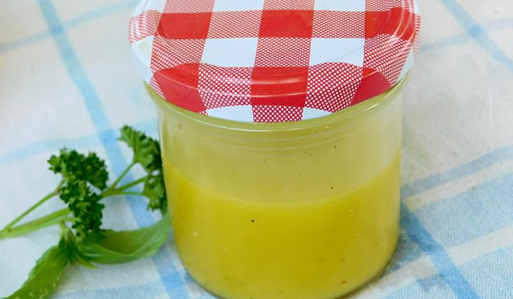 Jak připravit salátovou zálivku do zásoby | recept na vinaigrette