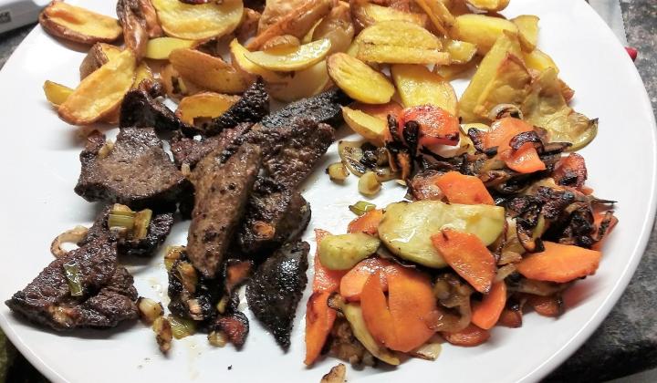 Jak připravit restovaná játra s opékanou zeleninou | recept