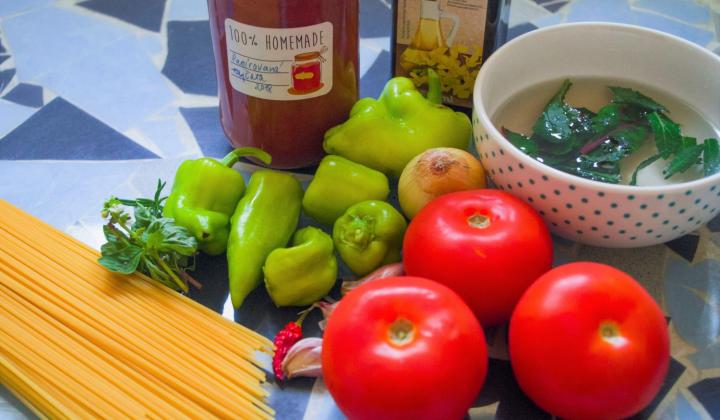 Jak připravit špagety se zeleninou z jednoho hrnce | recept