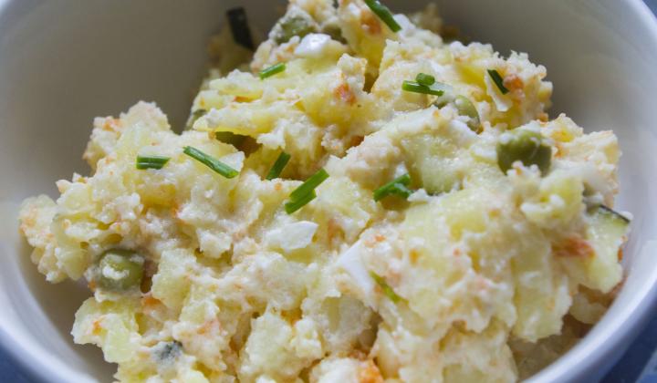 Jak připravit zdravý a lehký bramborový salát | recept