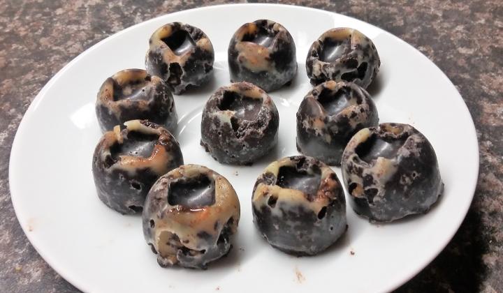 Jak na čokoládové pralinky se smetanou a vlašskými ořechy | recept