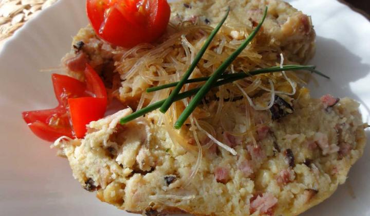 Jak upéct zelnou sekanou se skleněnými nudlemi | recept