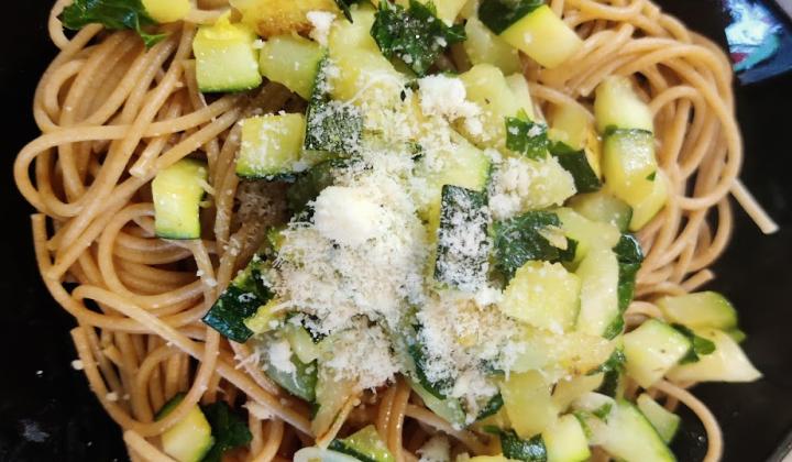 Jak uvařit špagety s cuketou | rychlý a snadný recept Jak uvařit špagety s cuketou | rychlý a snadný recept
