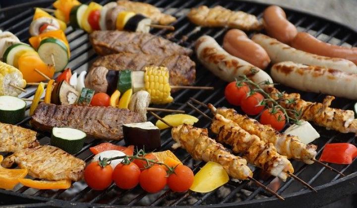 Jak namíchat omáčky a marinády na grilování | 4 recepty Jak namíchat omáčky a marinády na grilování | 4 recepty