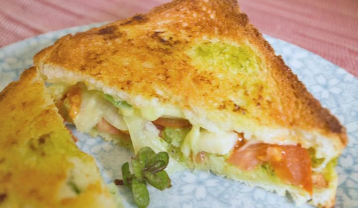 Jak připravit indické chilli toasty se sýrem | bezmasá rychlovka Jak připravit indické chilli toasty se sýrem | bezmasá rychlovka