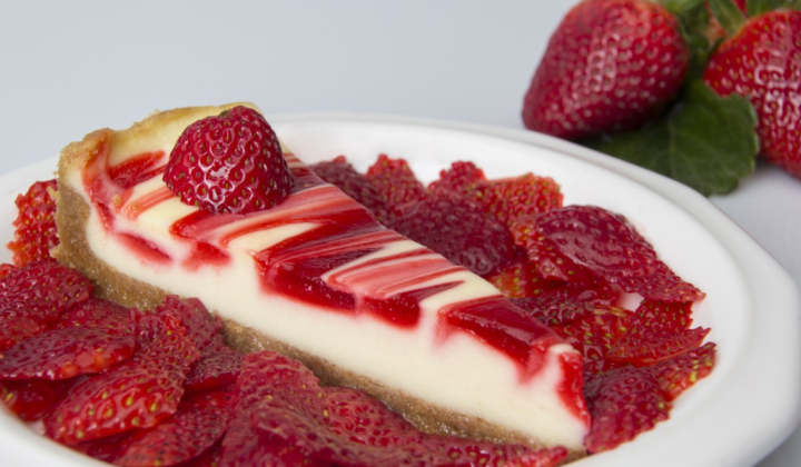 Jak upéct jahodový tvarožník | recept na lehký tvarohový koláč Jak upéct jahodový tvarožník | recept na lehký tvarohový koláč