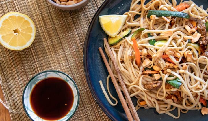 Jak na kuřecí citronovou směs s nudlemi soba | recept