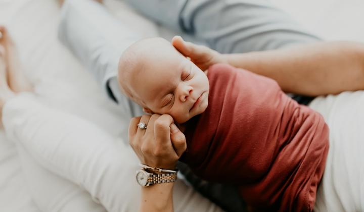 Jak správně držet miminko | rady