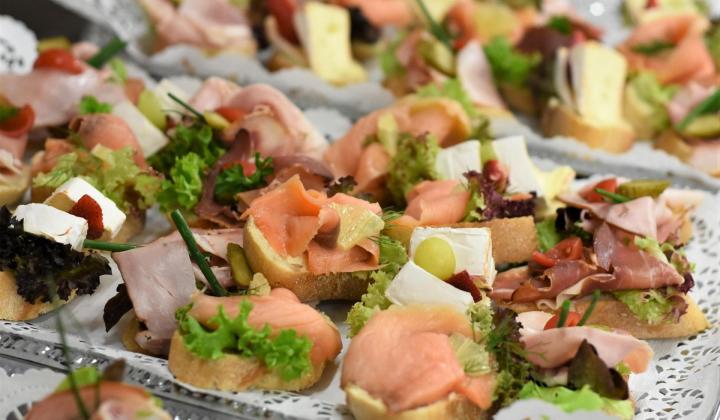 sváteční chlebíčková tabule