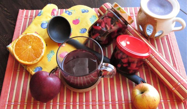 Jak z ovoce a svařáku upéct sladký a voňavý čaj na zahřátí