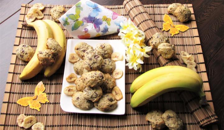 Jak upéct měkké piškotové sušenky s banánem a čokoládou | rychlý recept 