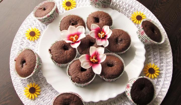 Jak upéct čokoládové muffiny z pařížské šlehačky | recept 