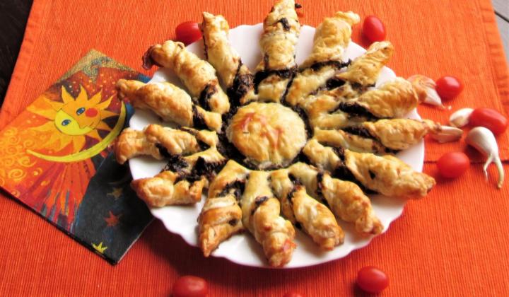 Jak upéct listový koláč plněný sušenými rajčaty | recept