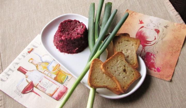 Jak umíchat tatarák z červené řepy | recept na zeleninovou specialitu
