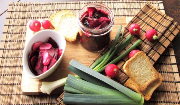Jak na kořeněné pickles z červené řepy a ředkviček | recept Jak na kořeněné pickles z červené řepy a ředkviček | recept