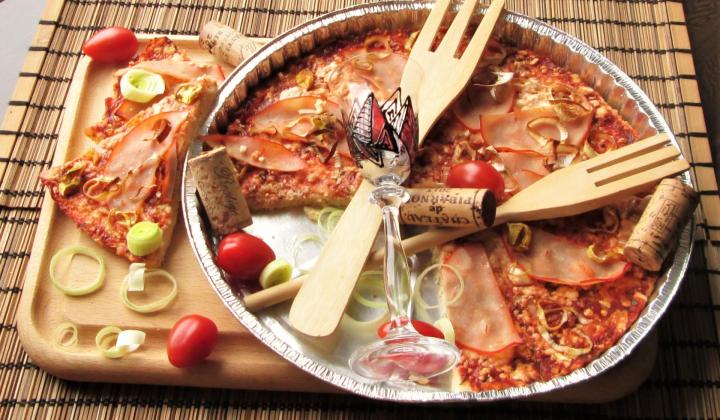 Jak upéct šťavnatou květákovo-sýrovou pizzu | recept bez lepku