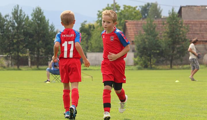 Jak podpořit děti k fotbalu? Pomůže vám hezké a kvalitní fotbalové vybavení