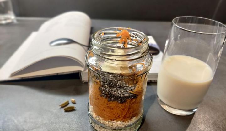 Jak udělat mrkvové overning oats | recept bez vaření Jak udělat mrkvové overning oats | recept bez vaření