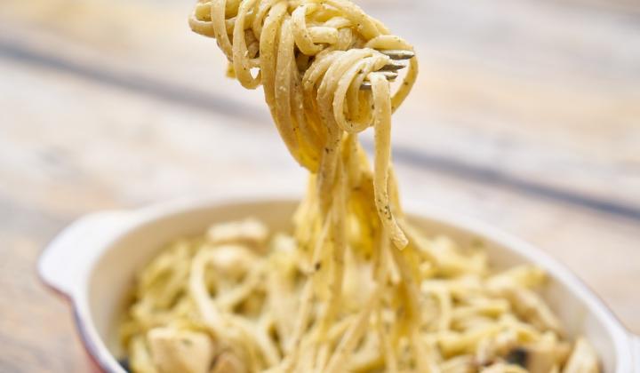 Jak udělat špagety s pečeným česnekem a chilli papričkou | recept
