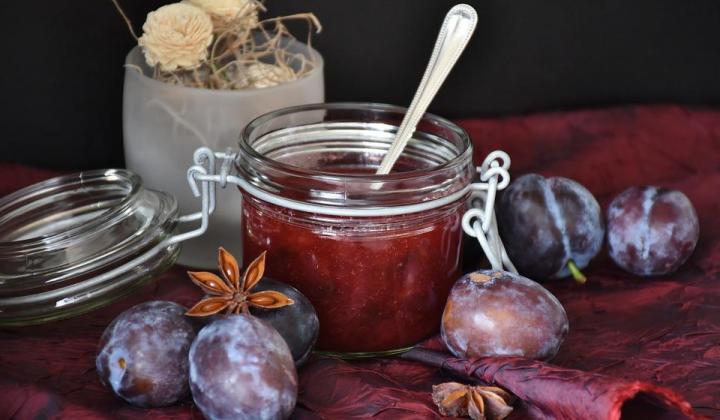 Jak připravit zdravý švestkový kompot | recept