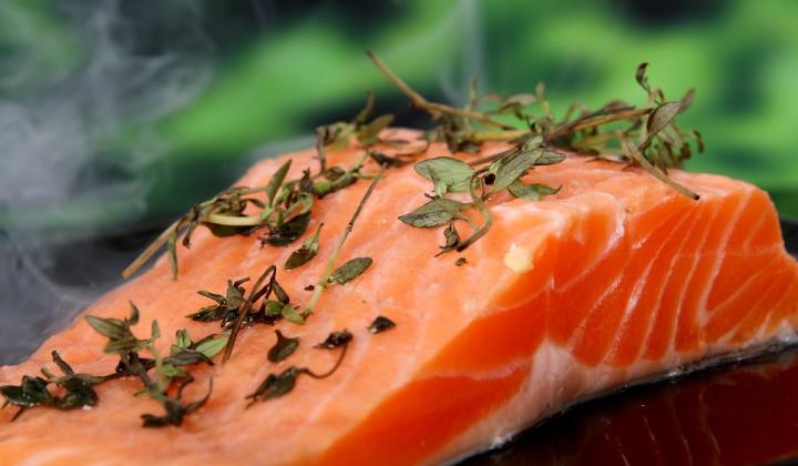 Jak a proč zařadit lososa do jídelníčku | + recept