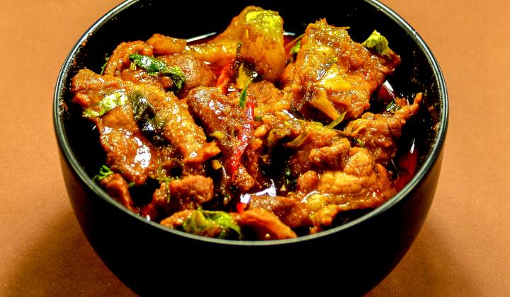 Jak uvařit vepřové kostky s dýní a čerstvým mangoldem | recept Jak uvařit vepřové kostky s dýní a čerstvým mangoldem | recept