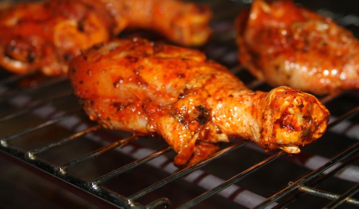 Jak grilovat kuřecí stehýnka po karibsku | recept