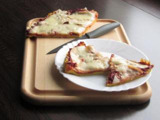 Jak upéct dietní pizzu z tvarohového těsta | recept na domácí pizzu