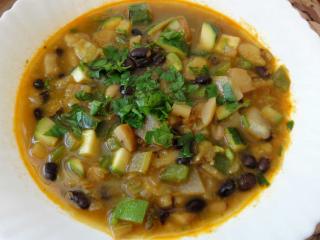 Jak uvařit indickou fazolovou polévku | recept
