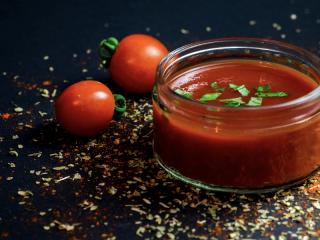 Jak uvařit rajčatovou omáčku na zimu | recept