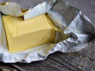 Jak vyrobit a využít přepuštěné máslo