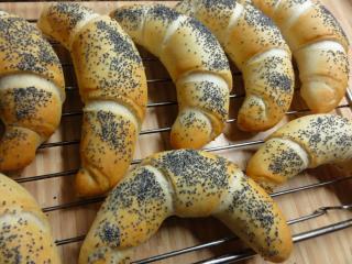 Jak upéct domácí rohlíky | recept na domácí pečivo Jak upéct domácí rohlíky | recept na domácí pečivo