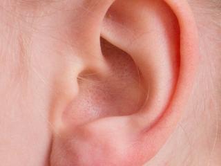 Jak si správně čistit uši | rady 