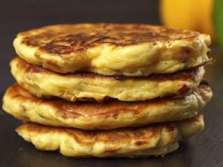 Jak připravit bramborové placky se škvarky | recept