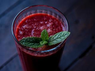 Jak udělat detoxikační smoothie s červenou řepou a citrusy | recept