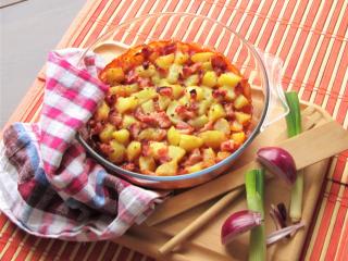 Jak připravit zapečené fazole s bramborami a slaninou | jednoduchý recept