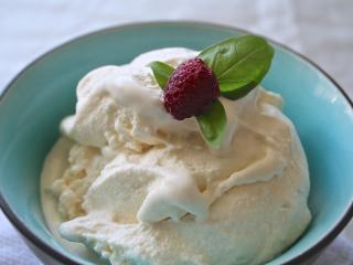 Jak udělat zmrzlinu z okvětních plátků růže | recept na domácí zmrzlinu
